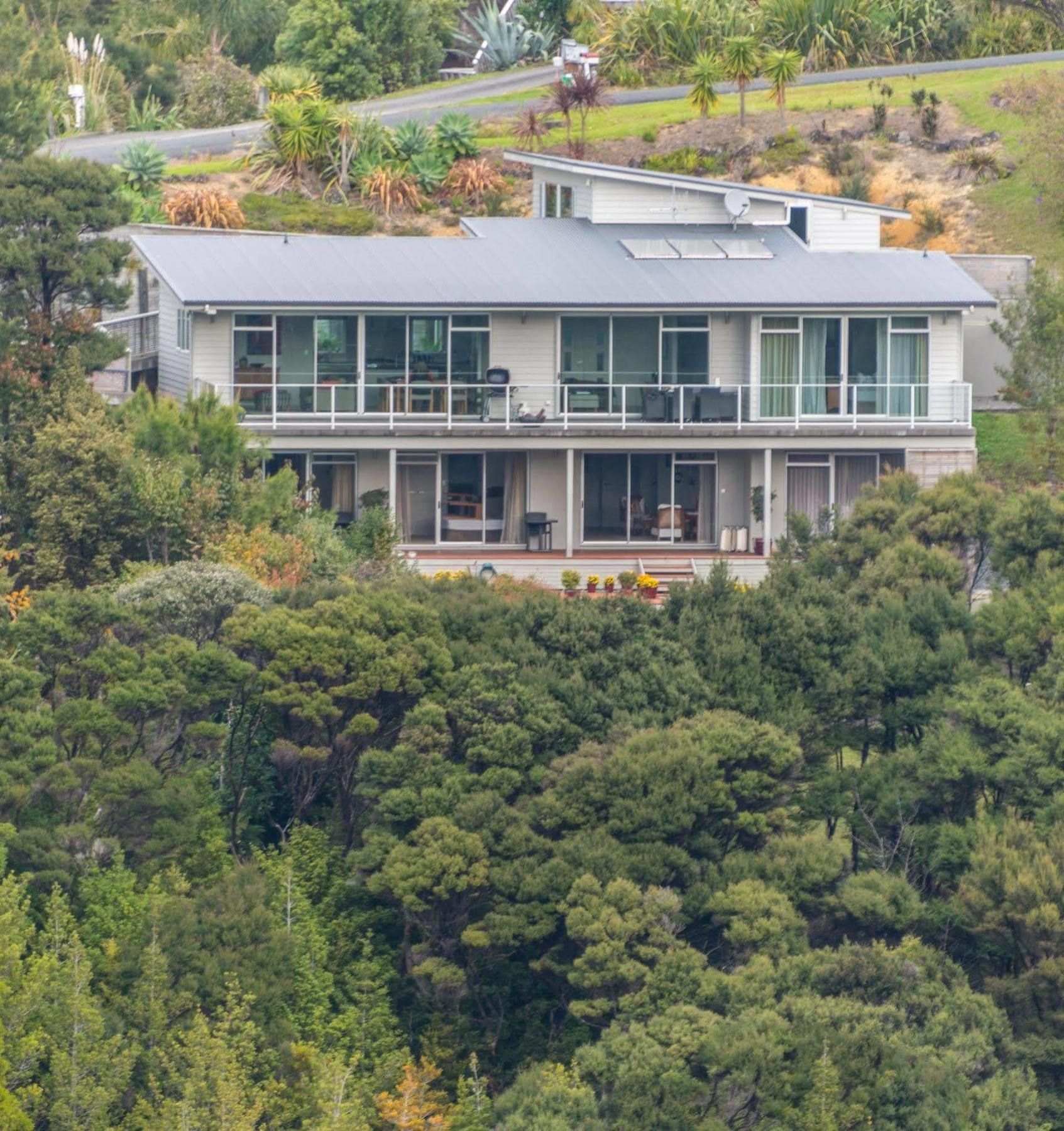 Decks Of Paihia Bed and Breakfast Buitenkant foto