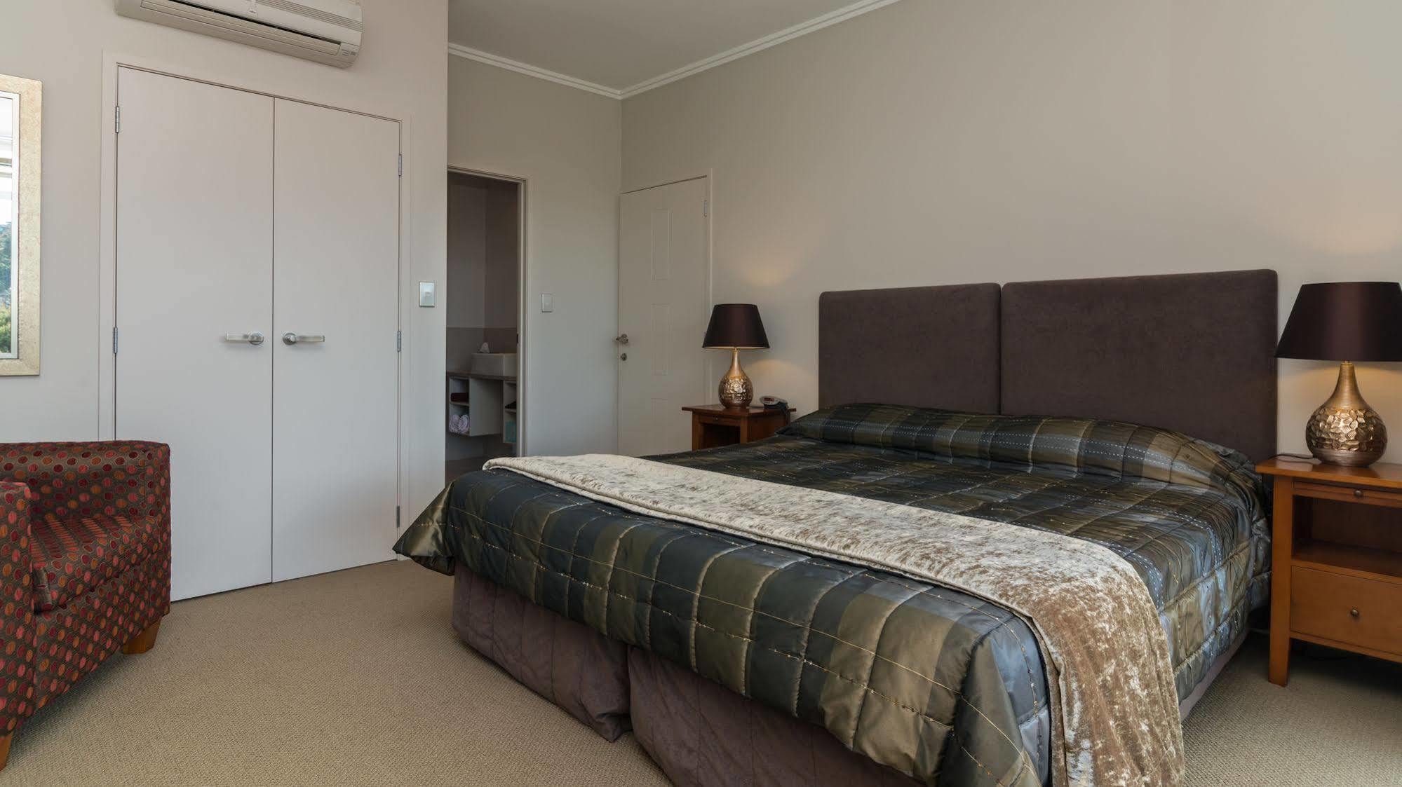 Decks Of Paihia Bed and Breakfast Buitenkant foto