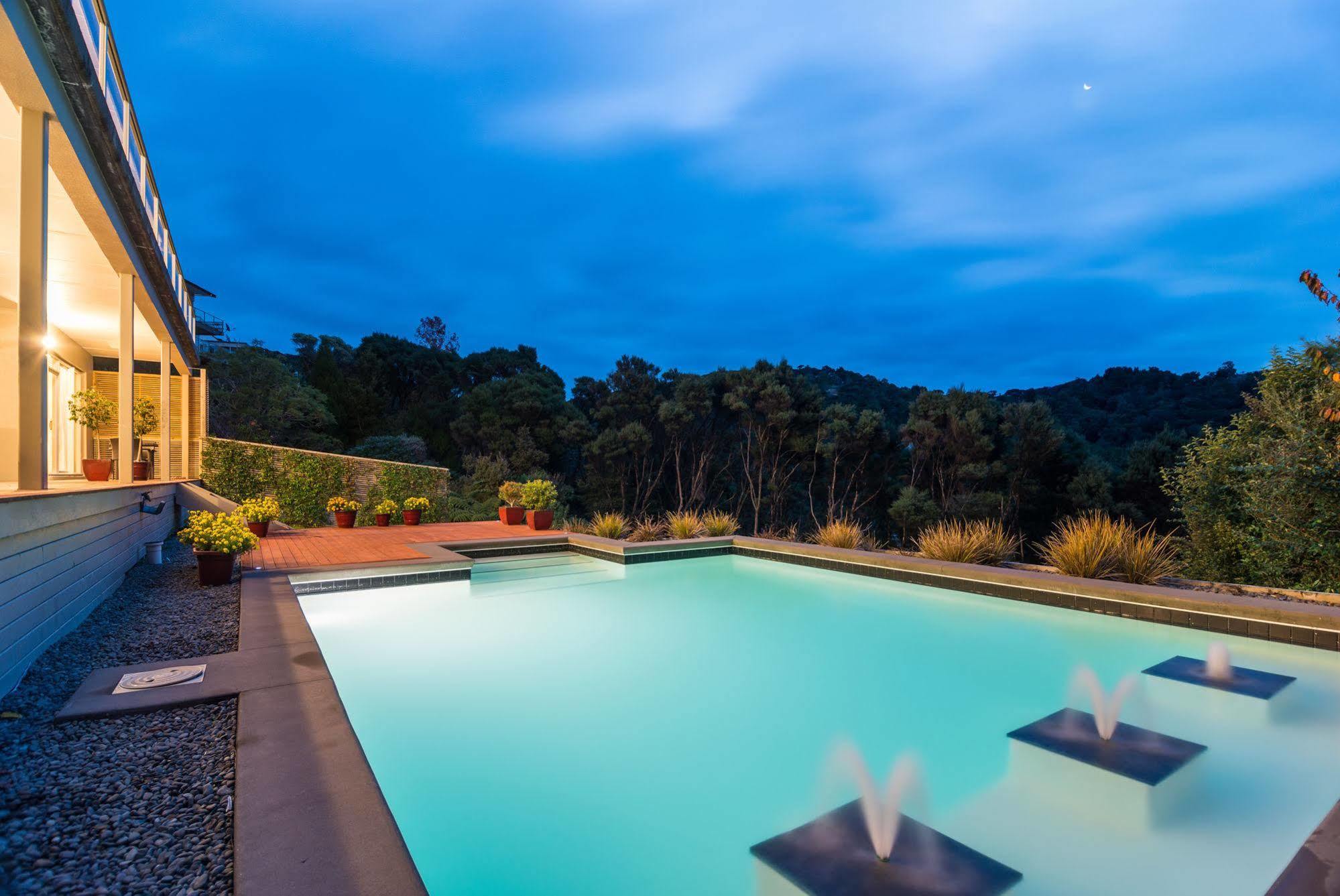 Decks Of Paihia Bed and Breakfast Buitenkant foto