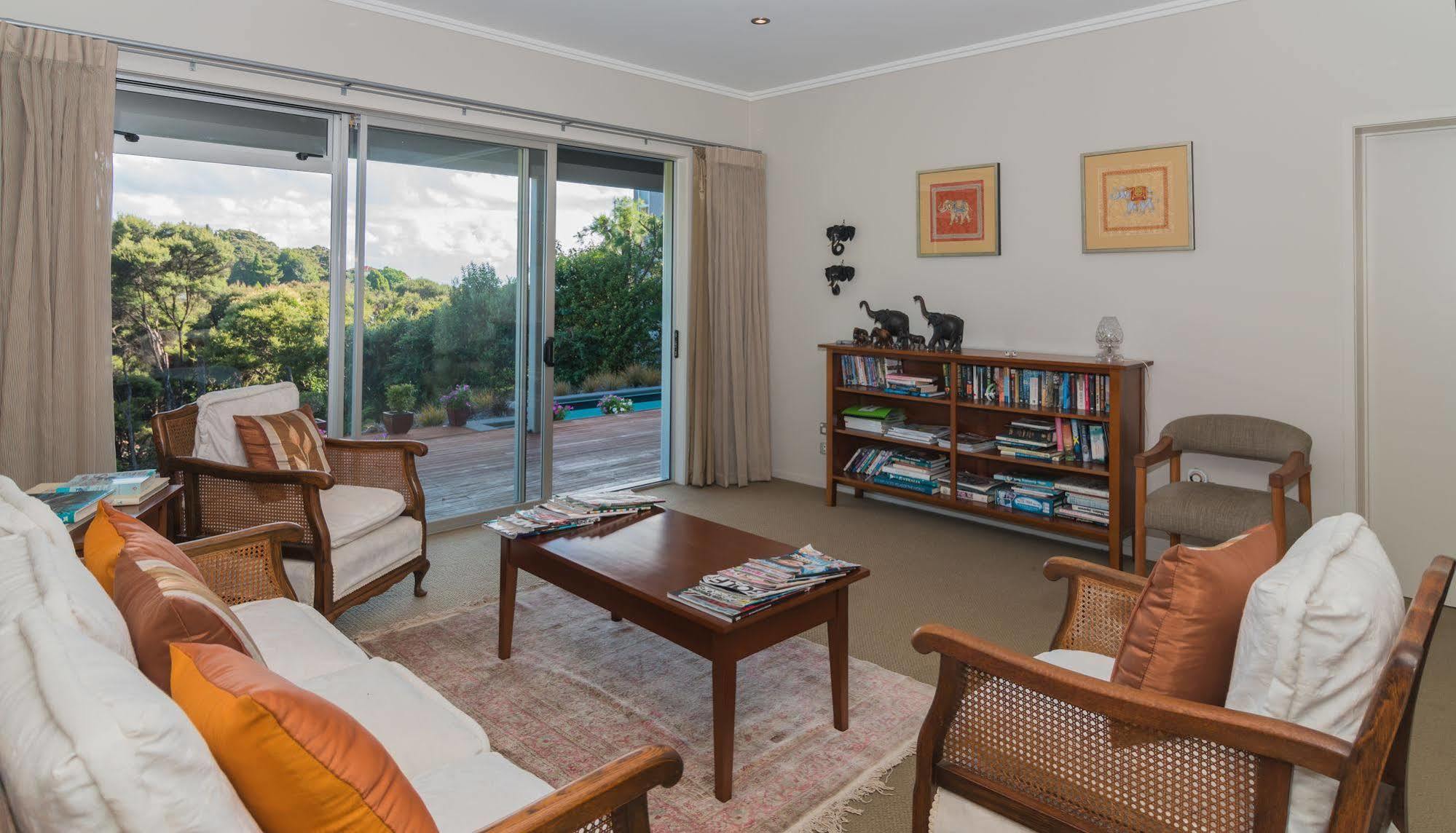 Decks Of Paihia Bed and Breakfast Buitenkant foto